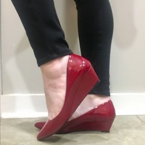 Deep Ruby Jessica Simpson point toe patent wedges